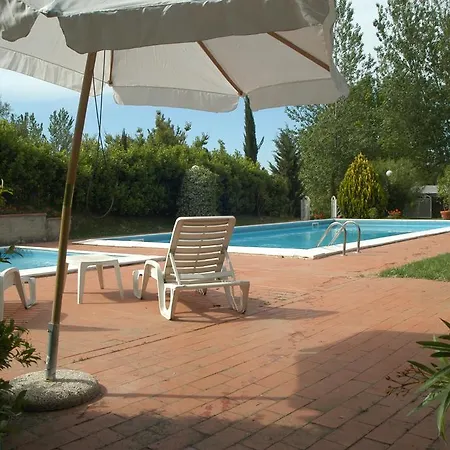 Tenuta Il Pino Farm stay *