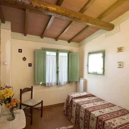 Tenuta Il Pino Farm stay *